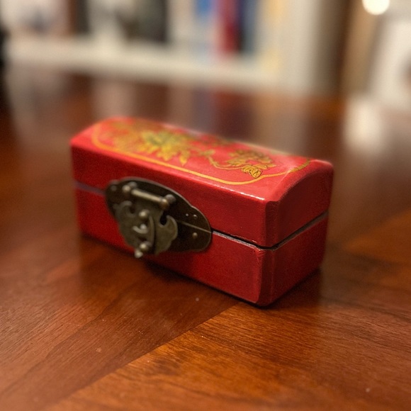Small Gold & Red Chinese Wood Box - Picture 1 of 4